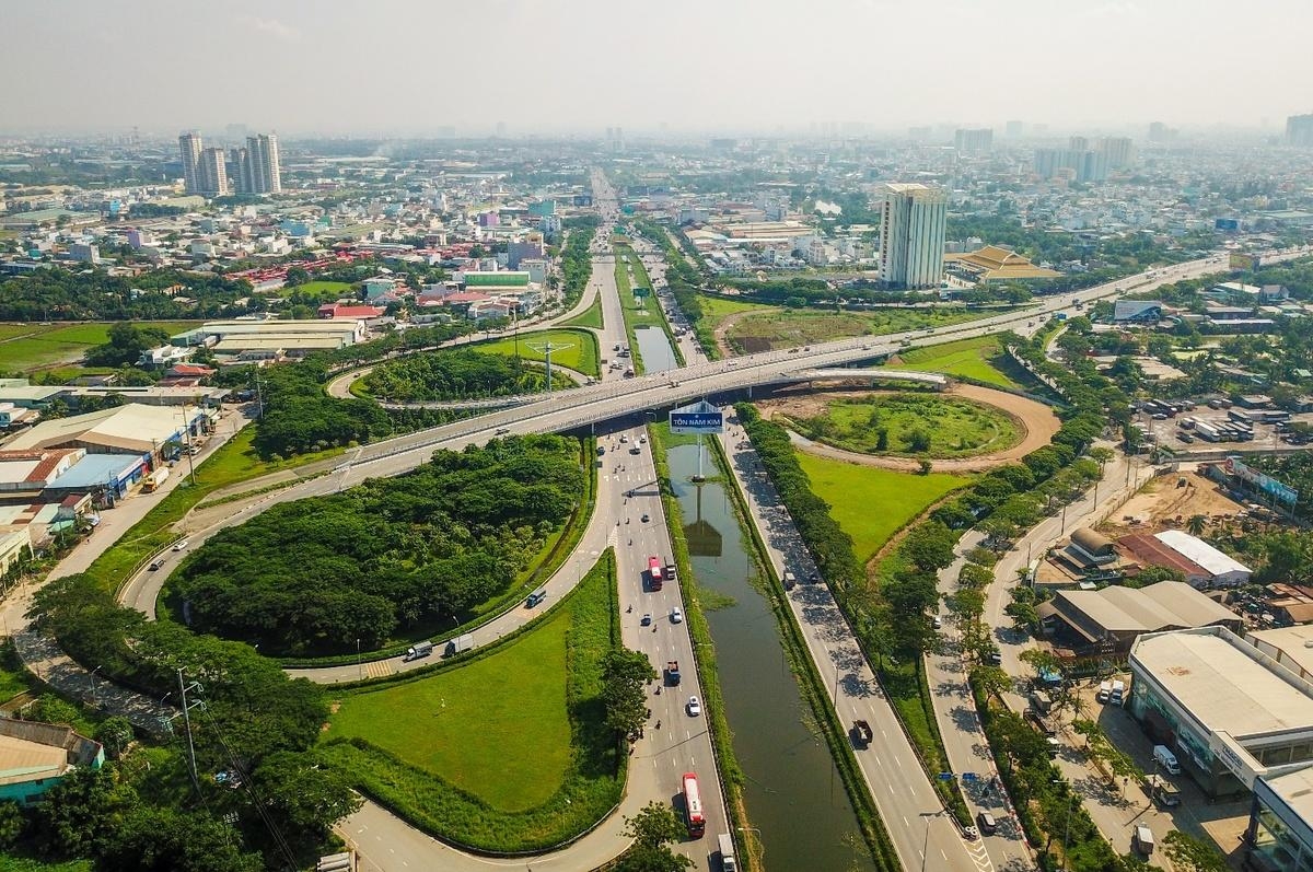 Phân tích các yếu tố ảnh hưởng đến giá bất động sản vùng đô thị hóa - Nghiên cứu ở huyện Bình Chánh, TP. Hồ Chí Minh