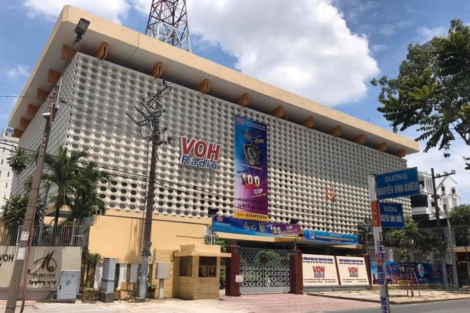 Phong cách lãnh đạo và sự sáng tạo của người lao động: Nghiên cứu trường hợp tại Đài Tiếng nói nhân dân TP. Hồ Chí Minh