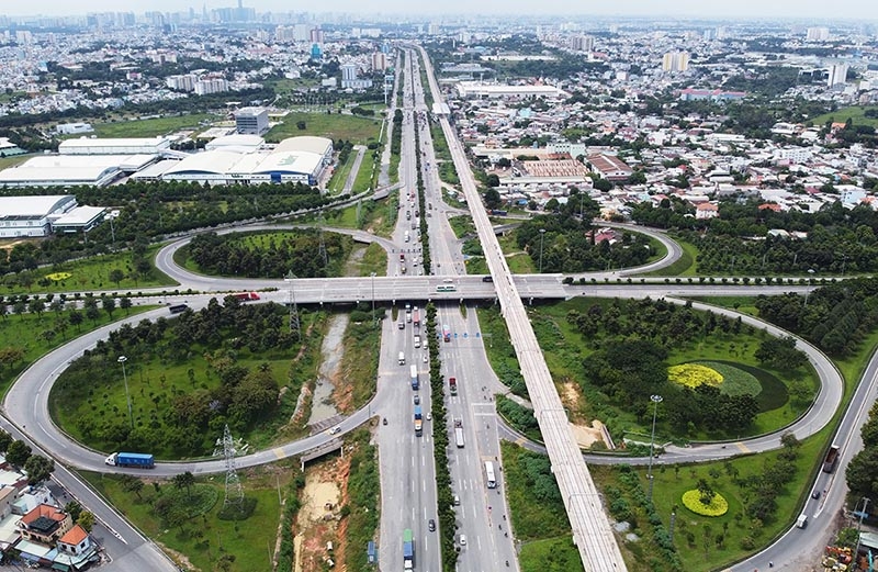 Kinh nghiệm huy động vốn cho phát triển kết cấu hạ tầng giao thông đường bộ ở một số địa phương và bài học rút ra cho tỉnh Viêng Chăn, CHDCND Lào