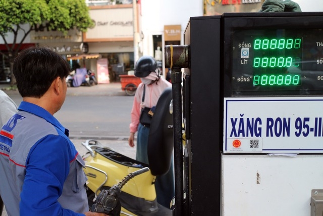 Giá xăng dầu tăng nhẹ từ chiều nay
