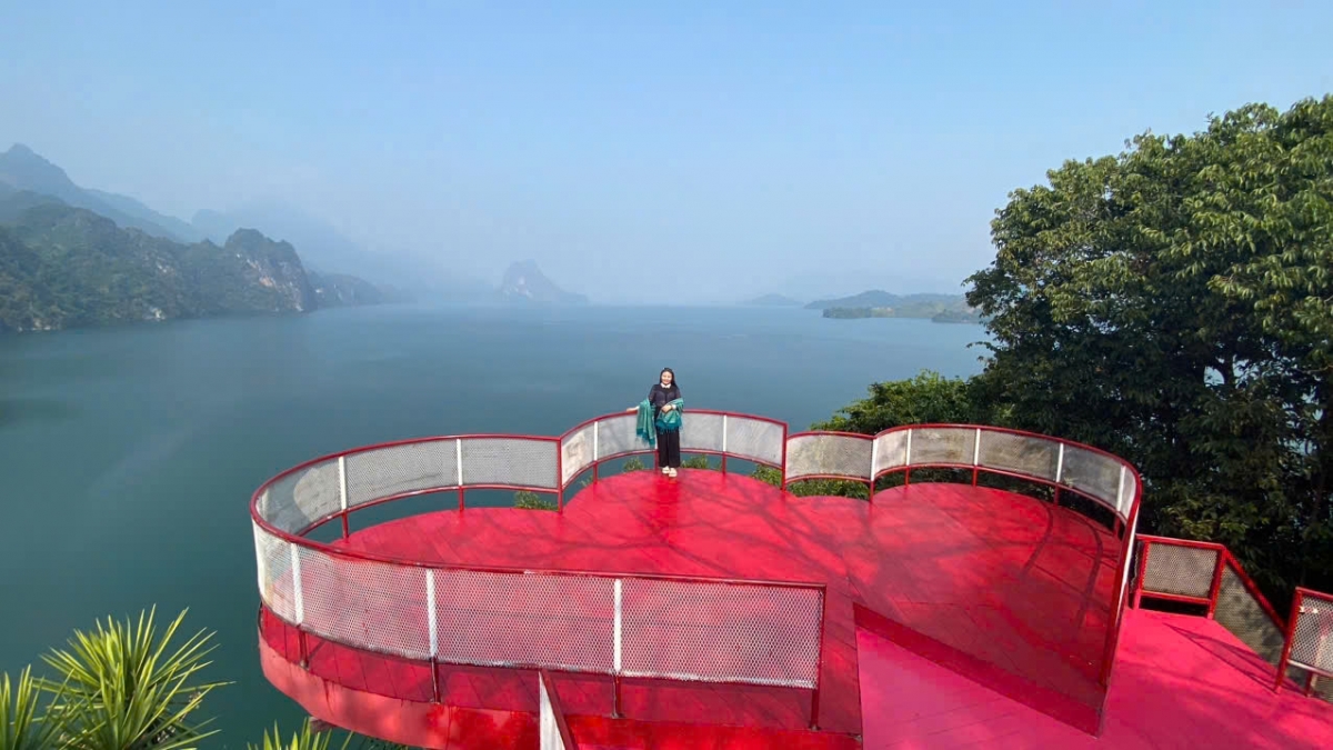 Giải pháp phát triển sản phẩm du lịch vùng lòng hồ thuỷ điện Sơn La