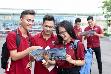 Các nhân tố ảnh hưởng đến ý định chọn ngành kinh tế số tại Trường Đại học Nguyễn Tất Thành của học sinh trung học phổ thông ở TP. Hồ Chí Minh